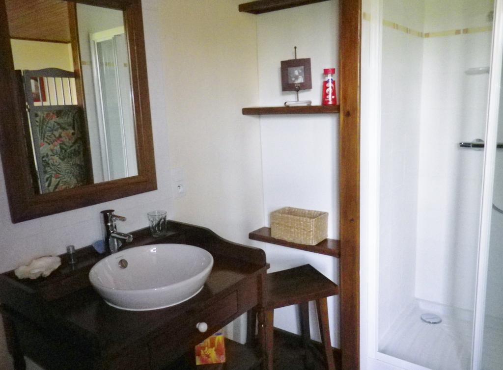 Chambre D'Hotes La Haie Fleurie Chevillard Ruang foto